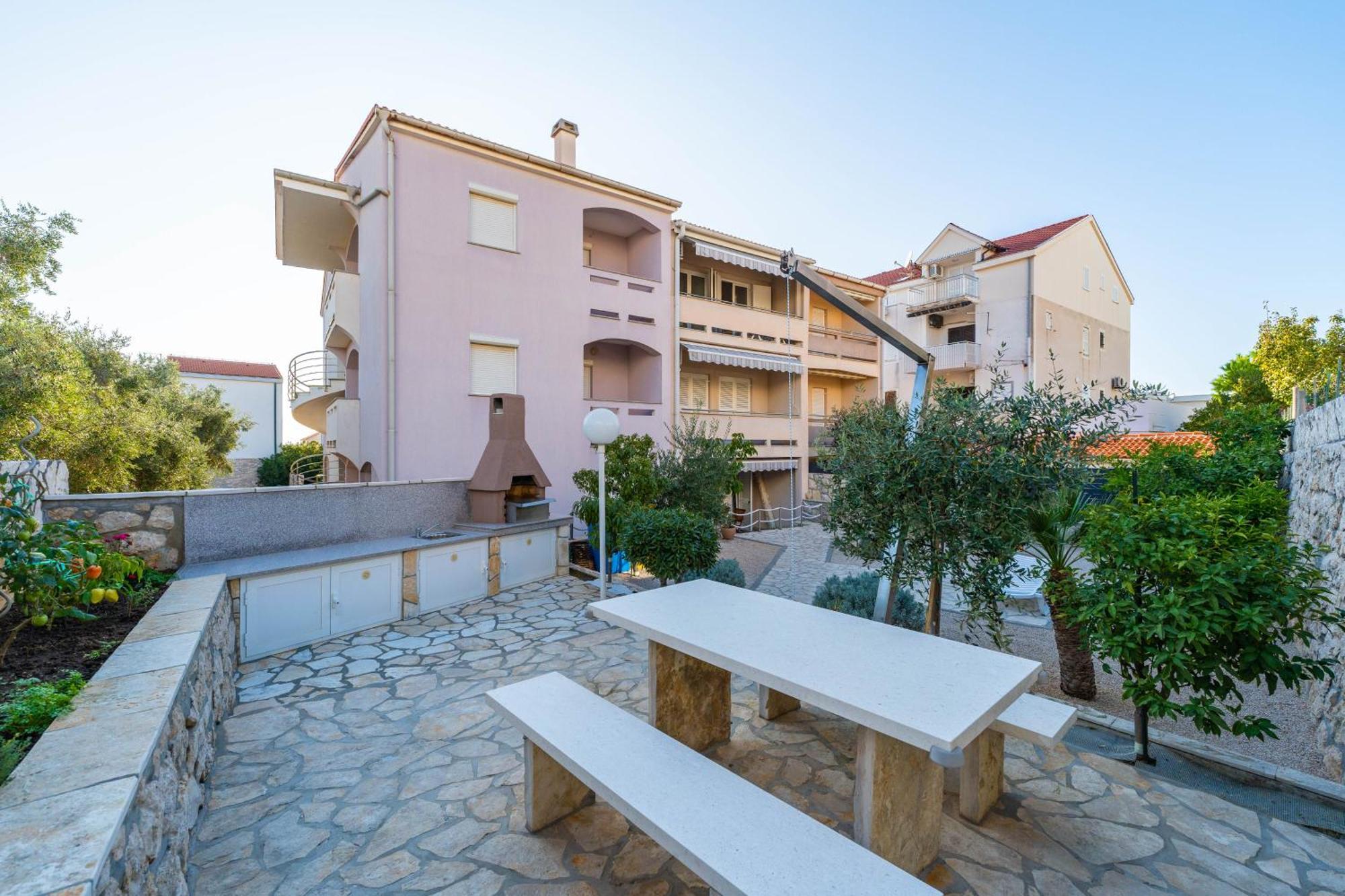 Apartments Cvetka 诺瓦利娅 外观 照片