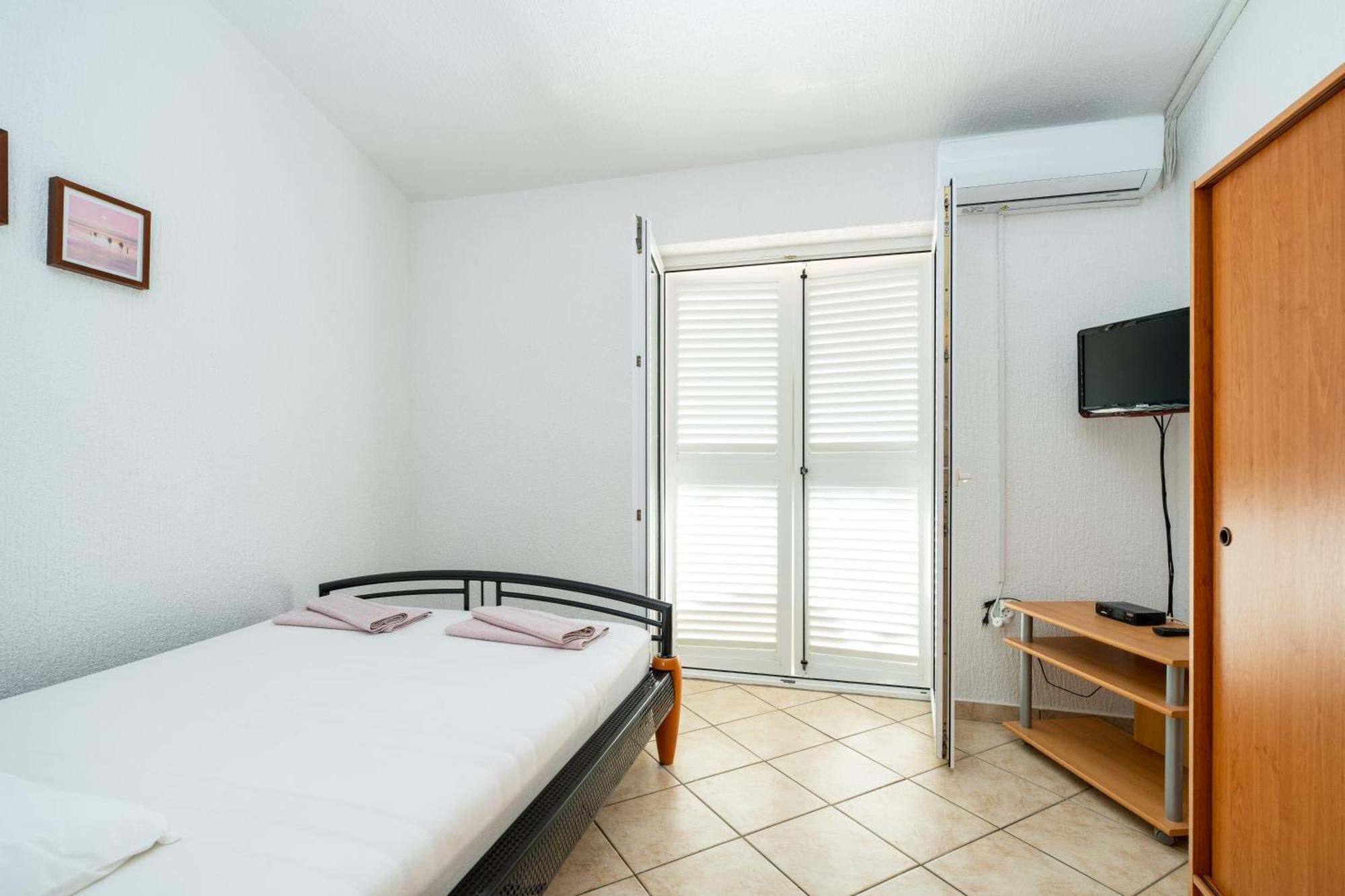 Apartments Cvetka 诺瓦利娅 外观 照片